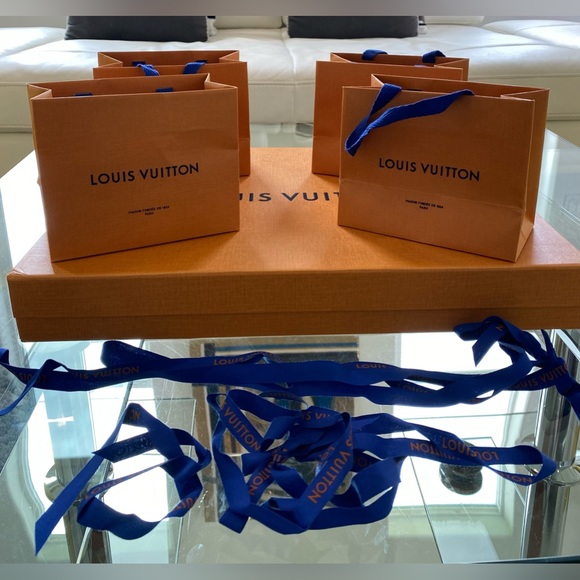 Authentic LV Paper Shopping Bags, Box w/ LV tissue paper & Ribbons - Picture 4 of 9